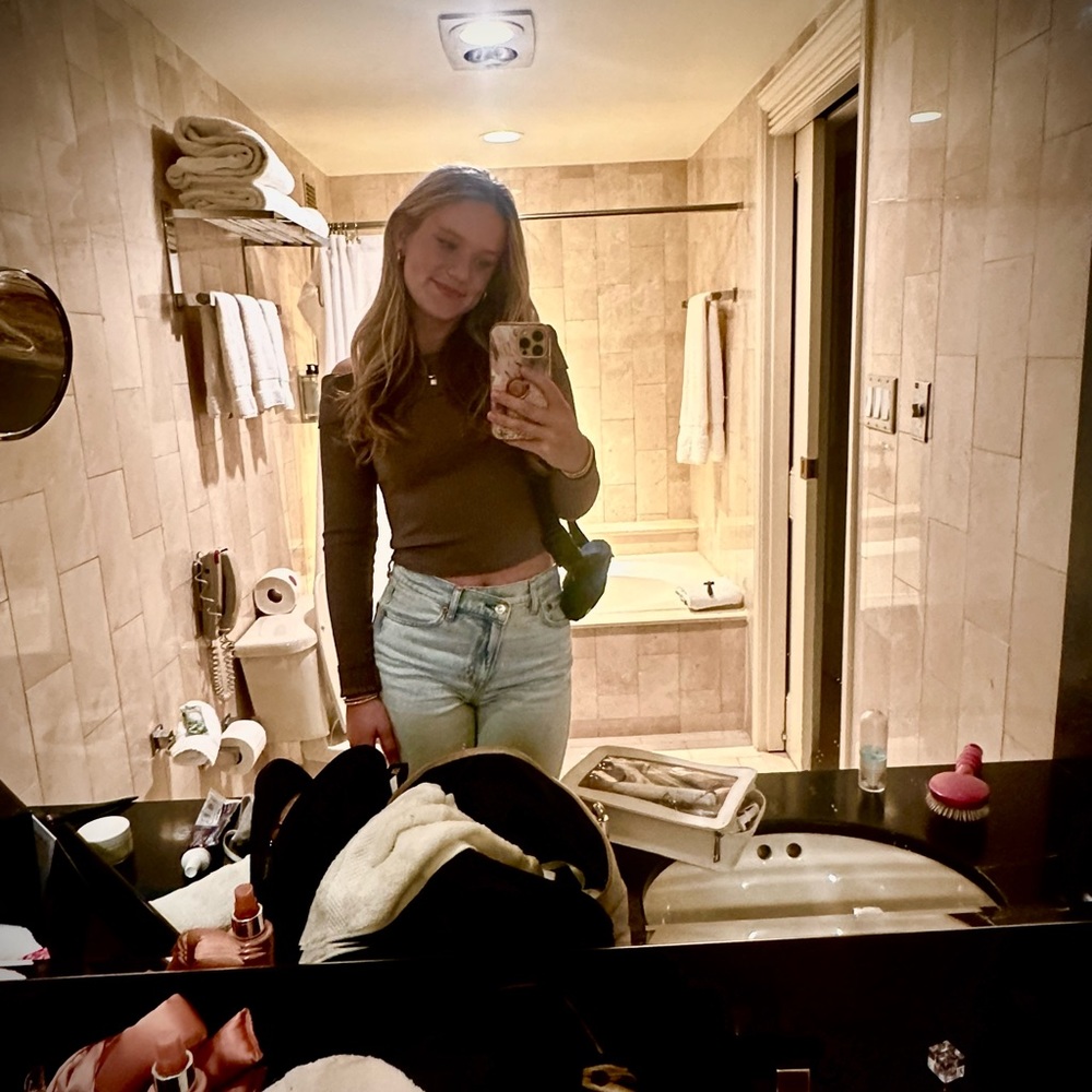 Meet your Posher, Liza